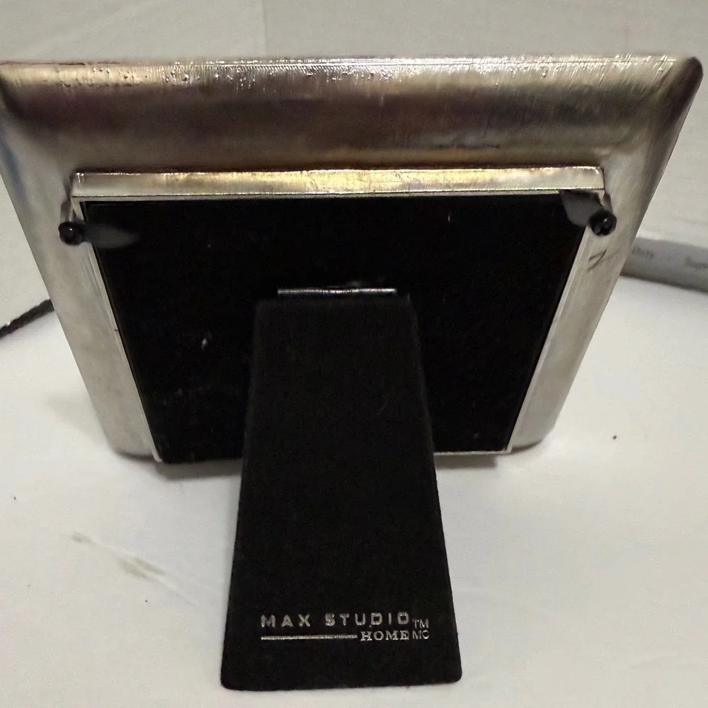 Max‎ Studio Home Hammered Metal Photo Frame – Silver